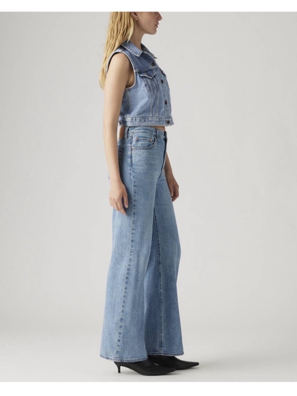 Levi’s Ribcage High Rise Wide Leg Jeans - Medium Light Wash - Picture 2 of 8